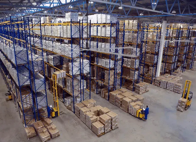 HVLS Fans in large Warehouse